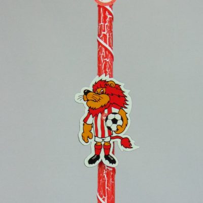 Λαμπάδα Ολυμπιακού με φιγούρα του Θρυλέων