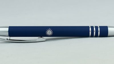 Alternative view of Στυλό με τον Ήλιο της Βεργίνας